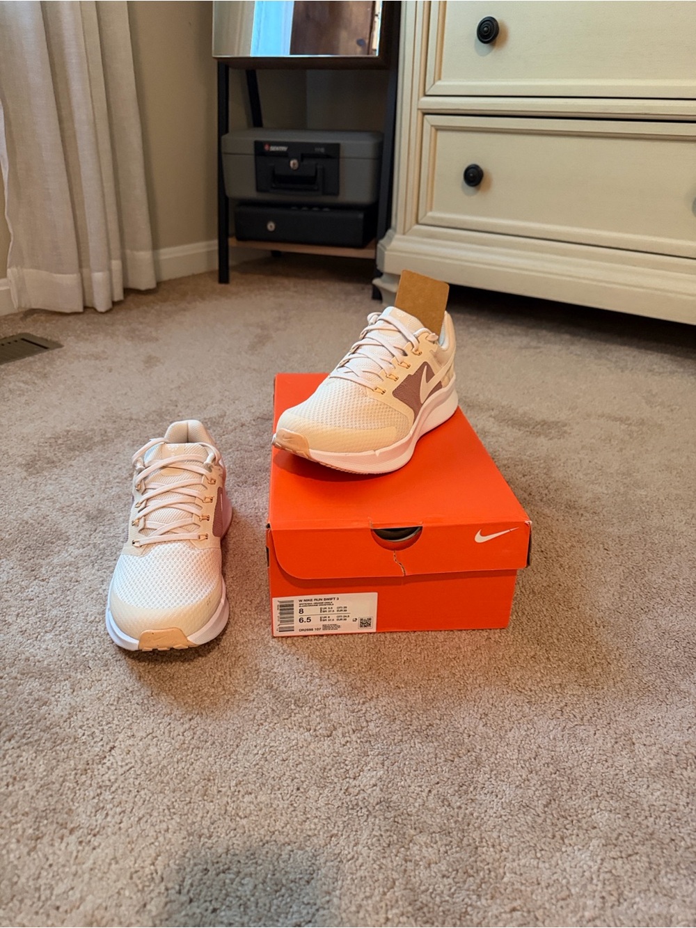 Nike Run Swift 3 in White and Orange Chalk